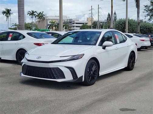 2025 Toyota Camry SE