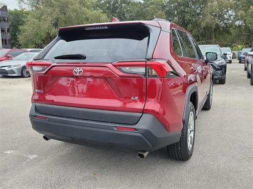 2021 Toyota RAV4 LE