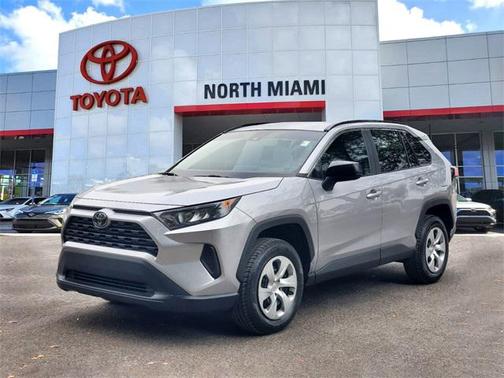 2020 Toyota RAV4 LE