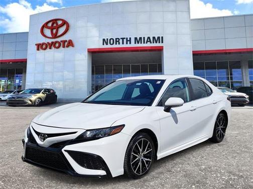 2022 Toyota Camry SE