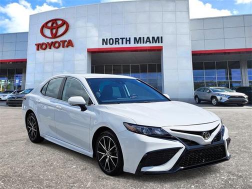 2022 Toyota Camry SE