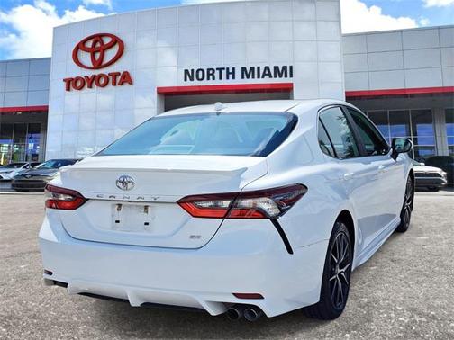 2022 Toyota Camry SE