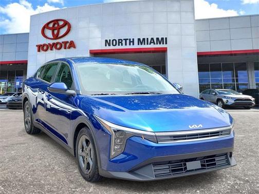 2025 Kia K4 LXS