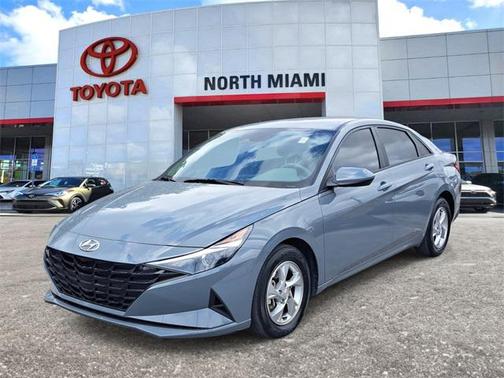 2022 Hyundai ELANTRA SE