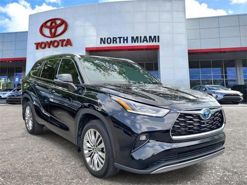 2024 Toyota Highlander Hybrid Platinum
