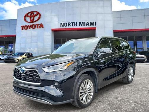 2024 Toyota Highlander Hybrid Platinum