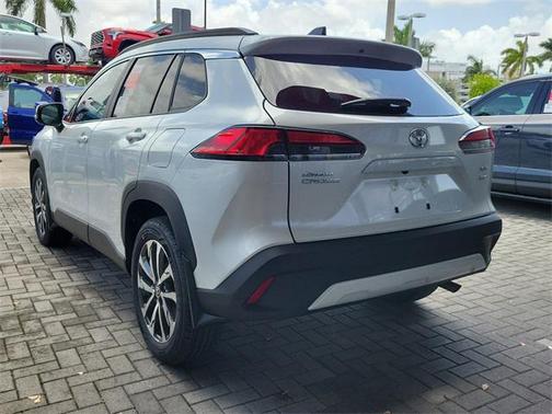 2025 Toyota Corolla Cross XLE