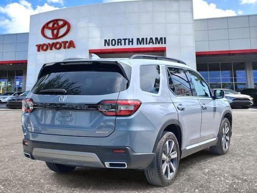 Lunar Silver Metallic 2025 Honda Pilot Touring 8-Passenger