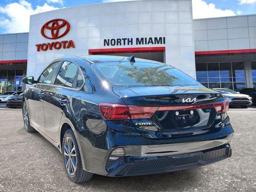 Aurora Black 2023 Kia Forte LXS