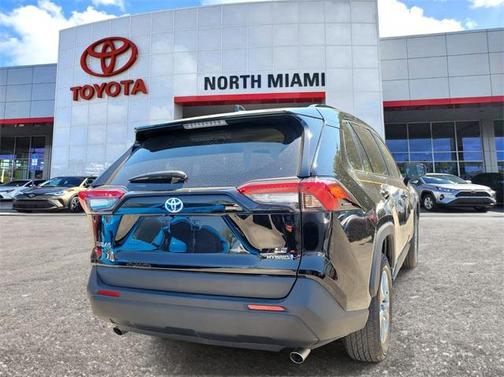 2024 Toyota RAV4 Hybrid LE