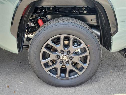 2025 Toyota Tundra Hybrid Platinum