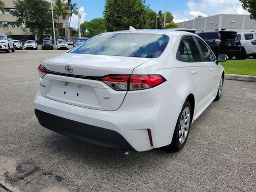 Ice 2024 Toyota Corolla LE