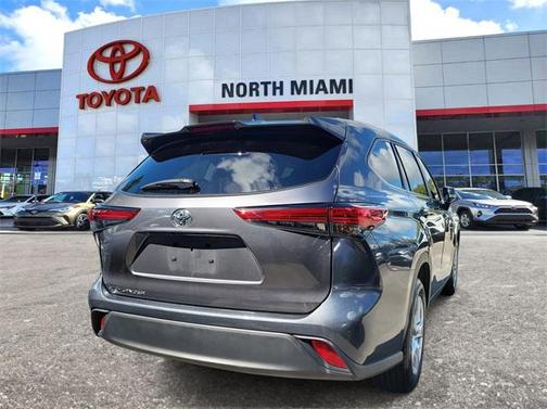 2023 Toyota Highlander Platinum
