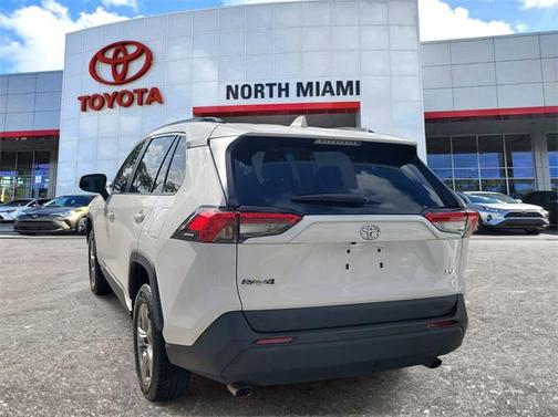 2022 Toyota RAV4 XLE