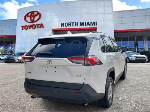 2022 Toyota RAV4 XLE