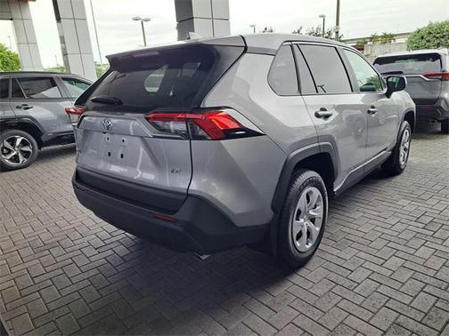2025 Toyota RAV4 LE