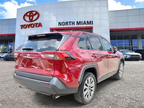 2022 Toyota RAV4 XLE Premium