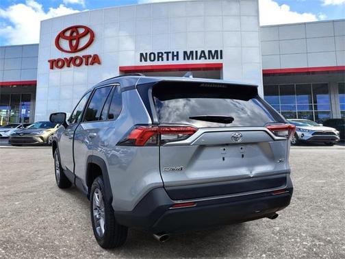 2022 Toyota RAV4 XLE