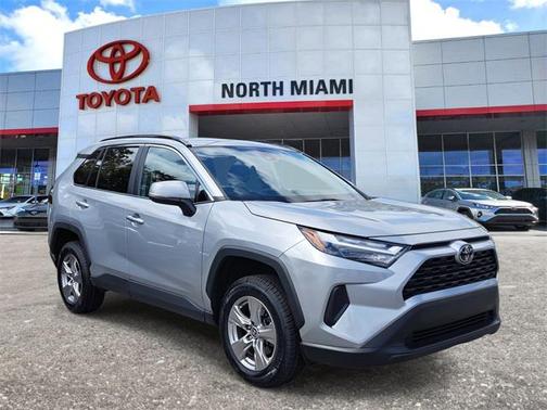 2022 Toyota RAV4 XLE