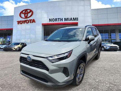 2022 Toyota RAV4 Hybrid XLE