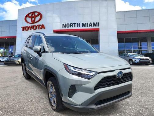 2022 Toyota RAV4 Hybrid XLE