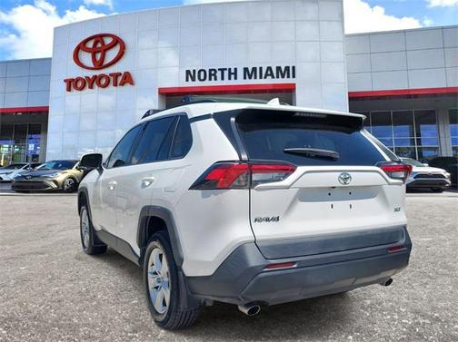 2020 Toyota RAV4 XLE