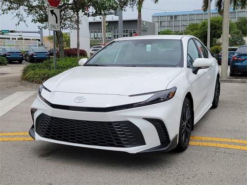 2025 Toyota Camry SE
