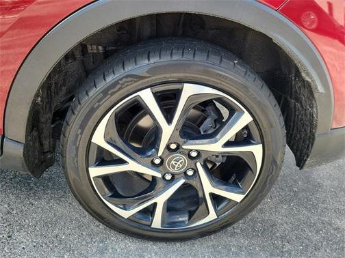 2019 Toyota C-HR XLE