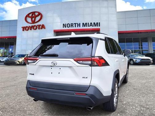 2021 Toyota RAV4 XLE Premium