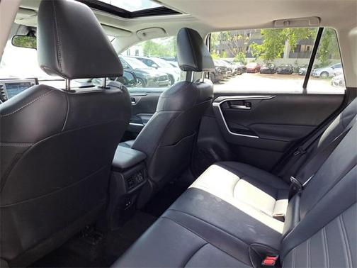 2021 Toyota RAV4 XLE Premium