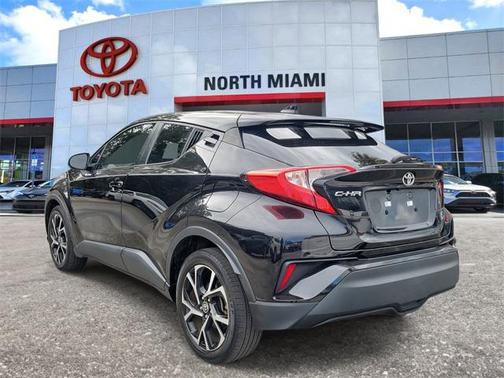 2022 Toyota C-HR XLE