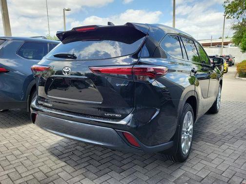 Midnight Black Metallic 2026 Toyota Highlander Hybrid Limited