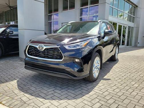 Midnight Black Metallic 2026 Toyota Highlander Hybrid Limited