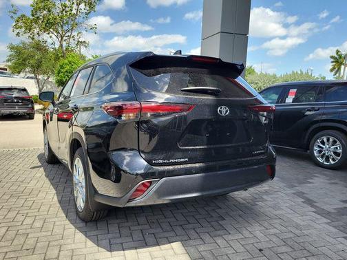 Midnight Black Metallic 2026 Toyota Highlander Hybrid Limited