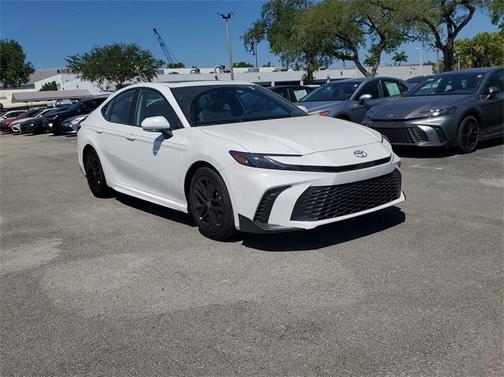2025 Toyota Camry SE