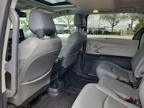2023 Toyota Sienna XLE