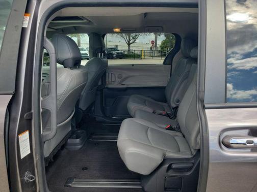 2023 Toyota Sienna XLE