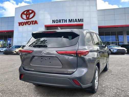 2023 Toyota Highlander LE