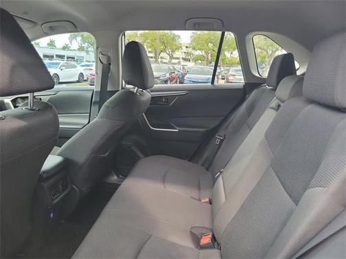 2025 Toyota RAV4 Hybrid SE