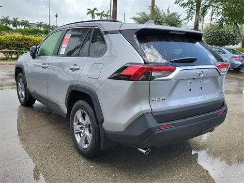 2025 Toyota RAV4 Hybrid SE