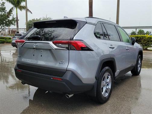 2025 Toyota RAV4 Hybrid SE