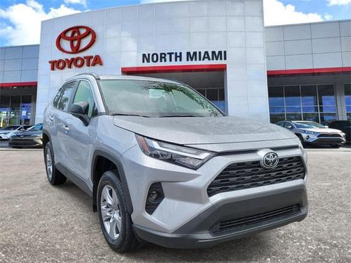 2025 Toyota RAV4 Hybrid SE