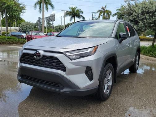 2025 Toyota RAV4 Hybrid SE