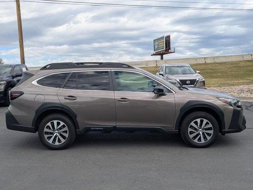Brilliant Bronze Metallic 2023 Subaru Outback Premium