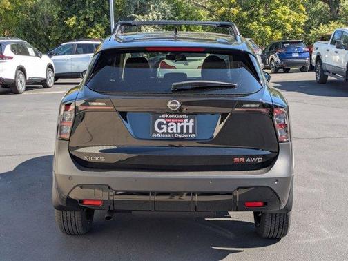 Super Black 2026 Nissan Kicks SR