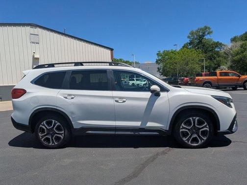 Crystal White Pearl 2023 Subaru Ascent Limited 7-Passenger