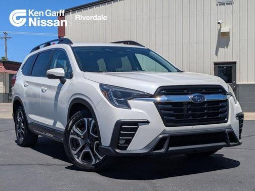 Crystal White Pearl 2023 Subaru Ascent Limited 7-Passenger