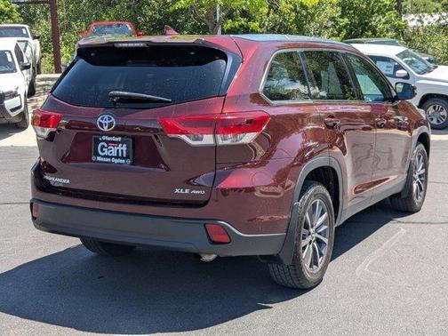 Ooh La La Rouge Mica 2019 Toyota Highlander XLE