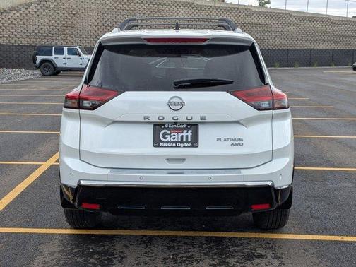 Everest White P 2026 Nissan Rogue Platinum