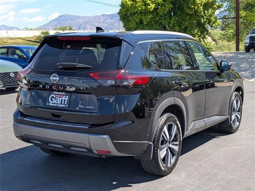 2024 Nissan Rogue SL